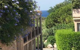 Studio 2 adultes 2 enfants Sanary sur Mer à 800m de la mer