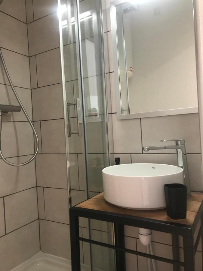 Studio 2 adultes 2 enfants Sanary sur Mer à 800m de la mer Extérieur photo
