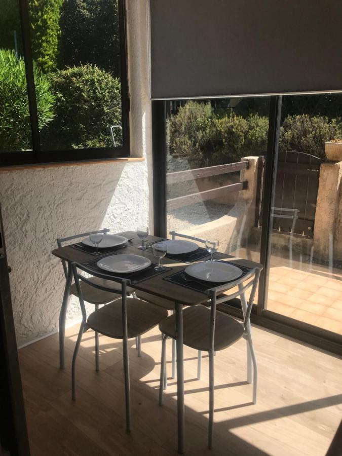 Studio 2 adultes 2 enfants Sanary sur Mer à 800m de la mer Extérieur photo