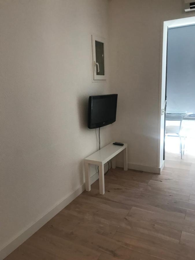 Studio 2 adultes 2 enfants Sanary sur Mer à 800m de la mer Extérieur photo